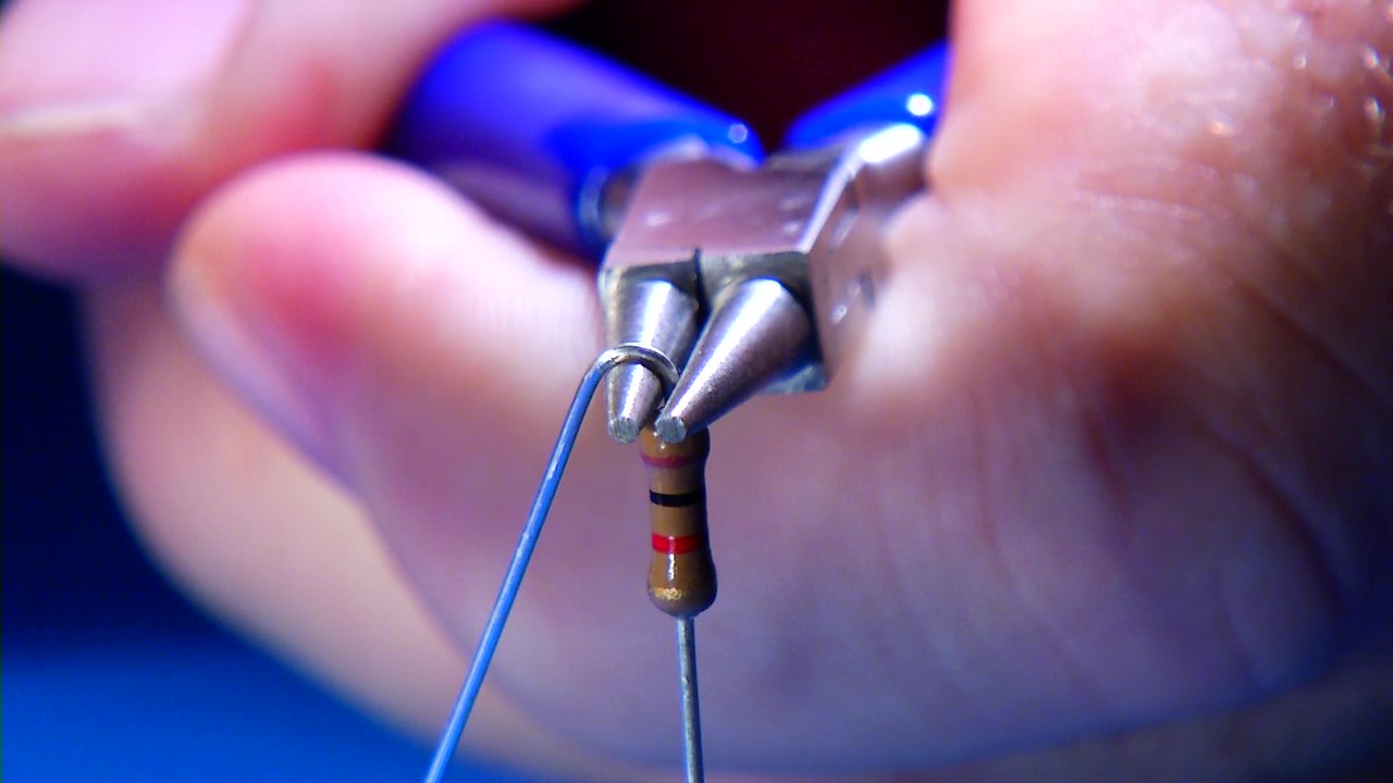 Resister lead bent by a plyer tool